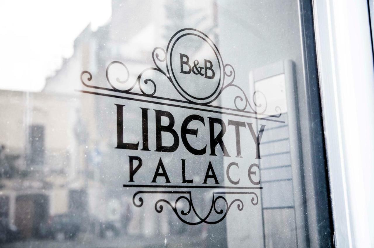 Liberty Palace Милацо Екстериор снимка